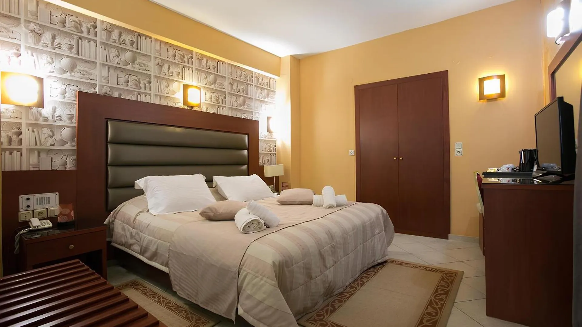 City Life Hotel Heraklion  3*, Heraklion (Crete)