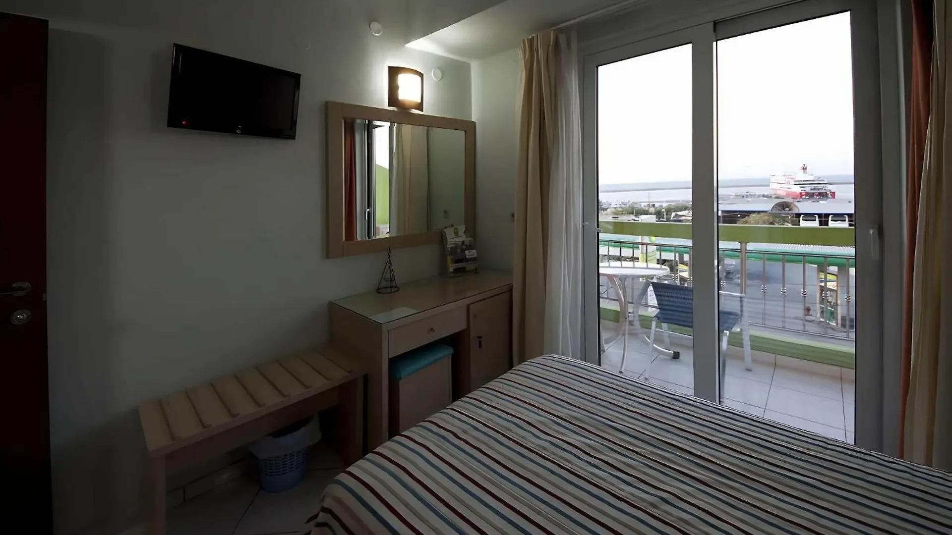City Life Hotel Heraklion  3*, Heraklion (Crete)