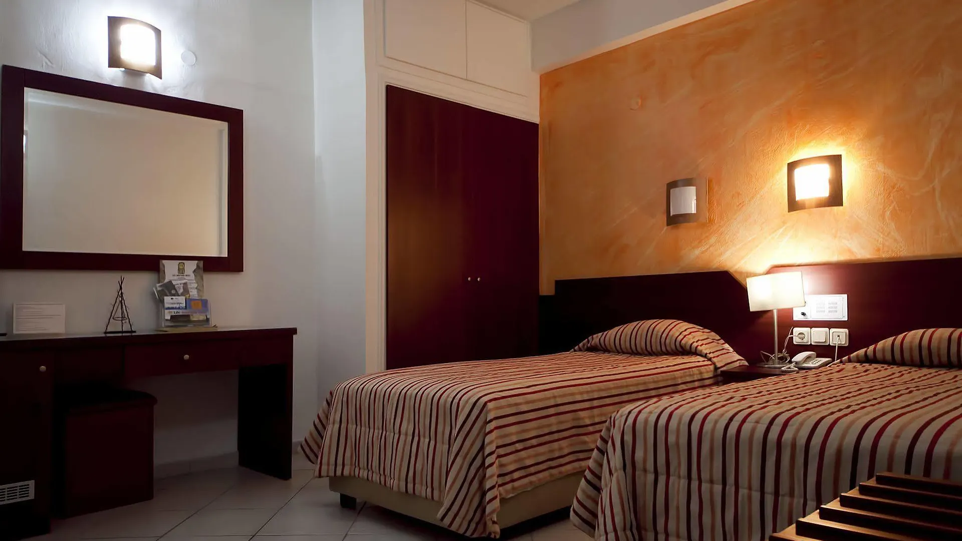 City Life Hotel Heraklion  3*, Heraklion (Crete)